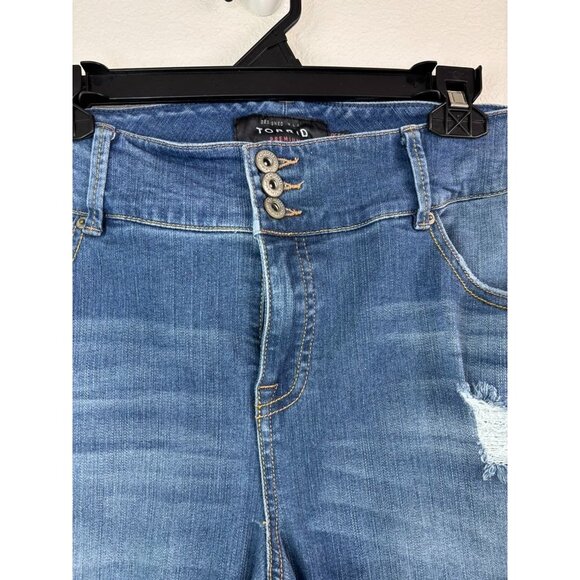 Torrid women's 22R medium wash distressed high rise jegging stretch skinny jeans - Picture 3 of 8